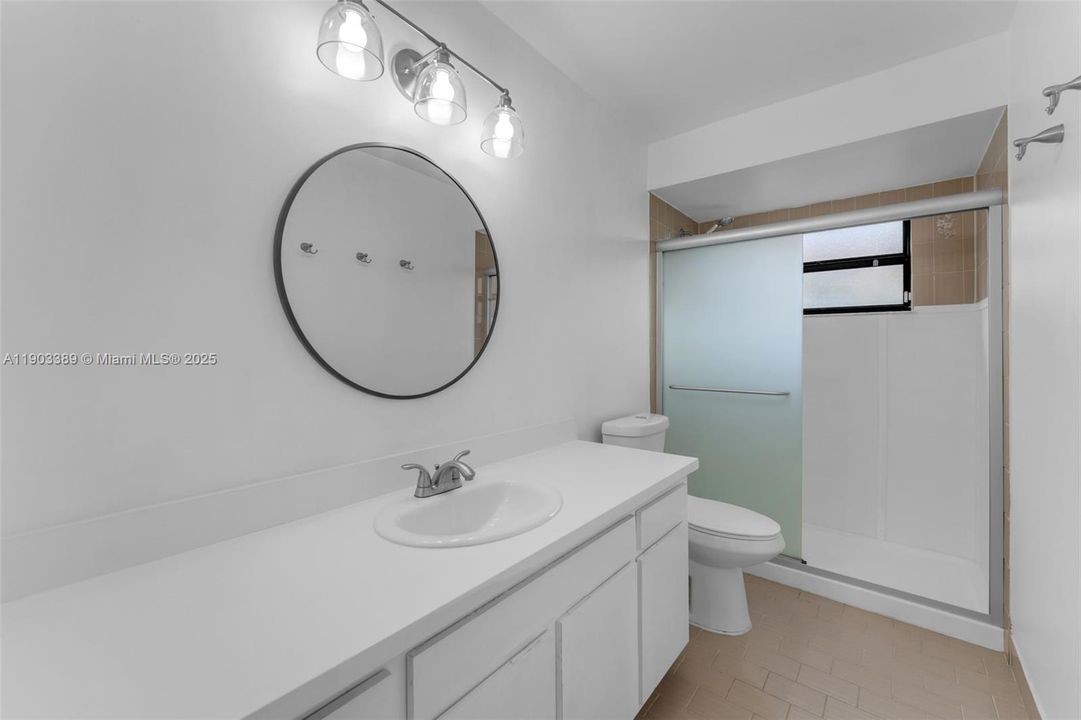 合同活跃: $638,440 (3 贝兹, 2 浴室, 1622 平方英尺)