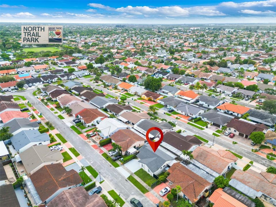 合同活跃: $638,440 (3 贝兹, 2 浴室, 1622 平方英尺)