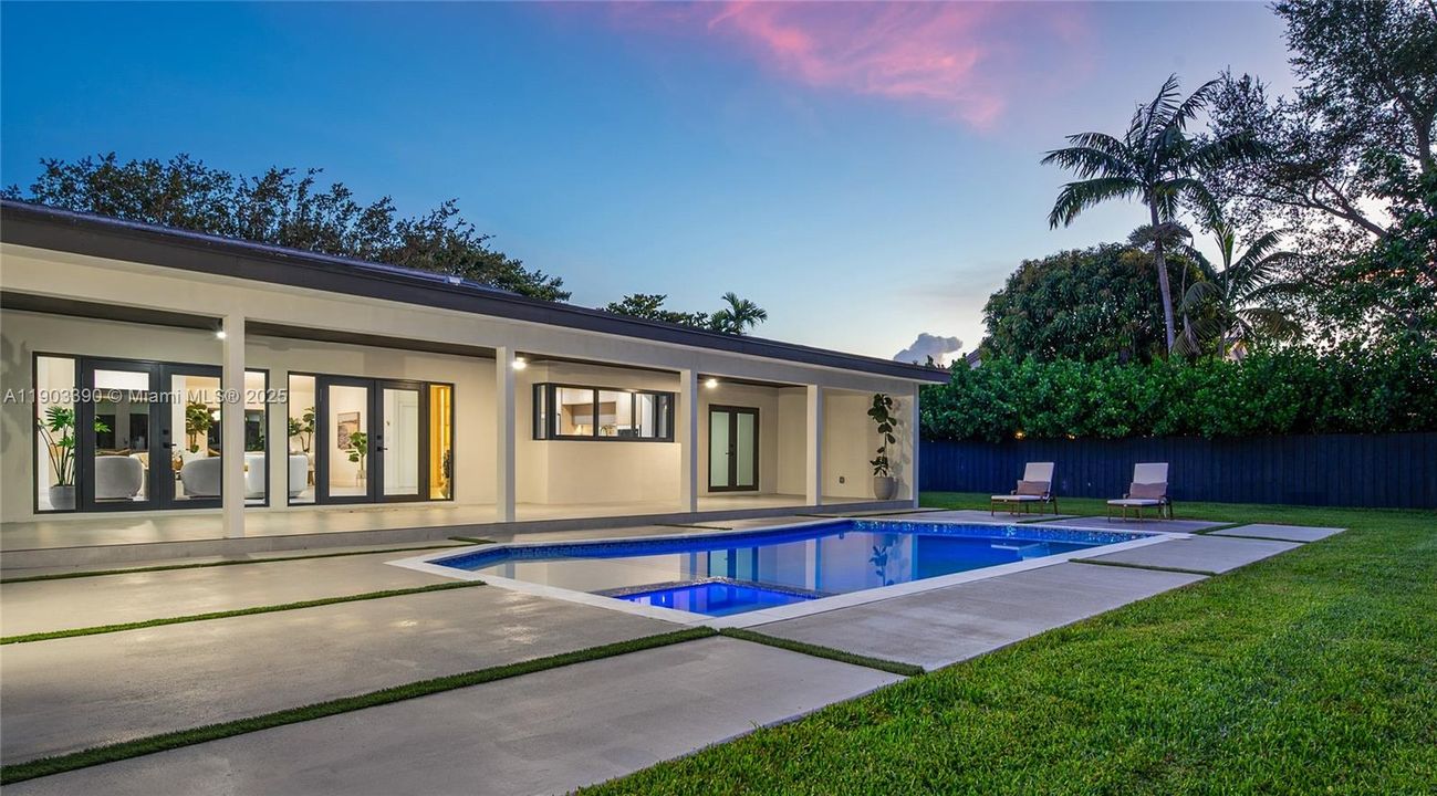 В аренду: $10,750 (6 спален, 4 ванн, 3286 Квадратных фут)