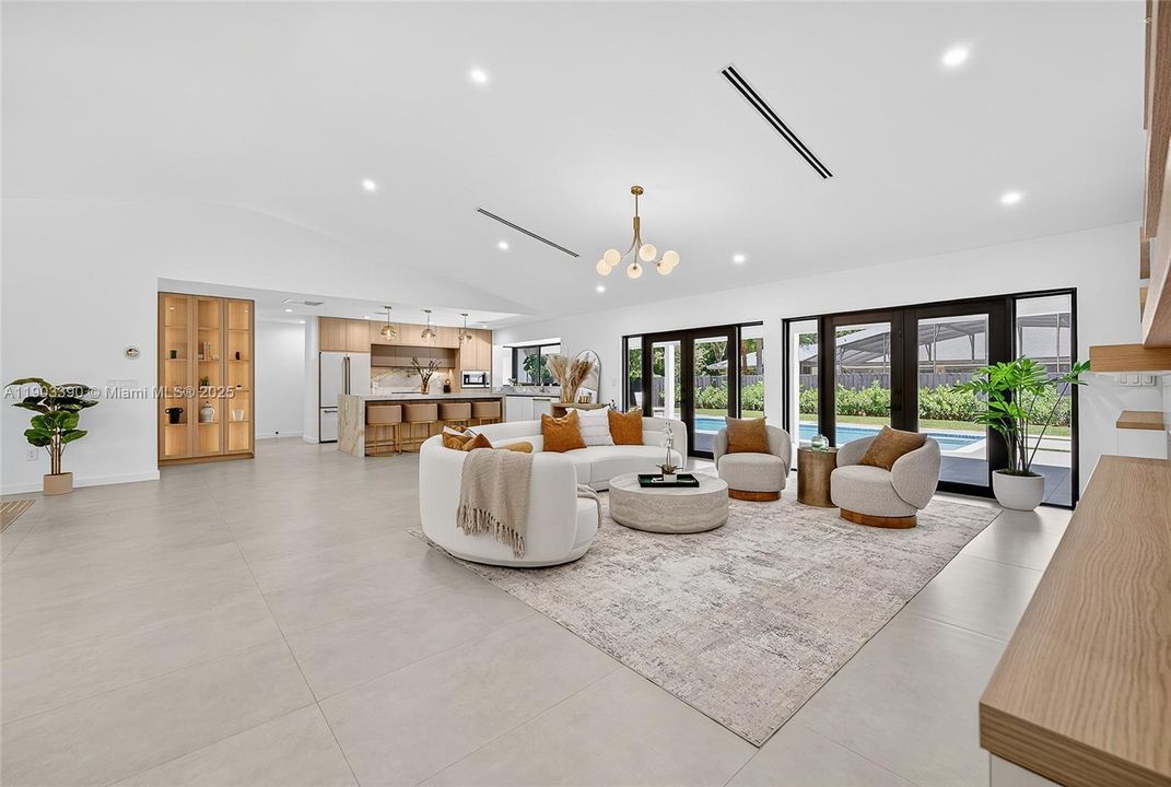 В аренду: $10,750 (6 спален, 4 ванн, 3286 Квадратных фут)