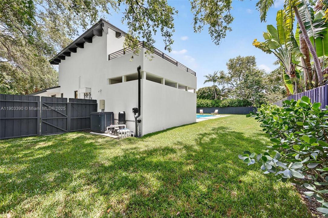 В аренду: $10,750 (6 спален, 4 ванн, 3286 Квадратных фут)