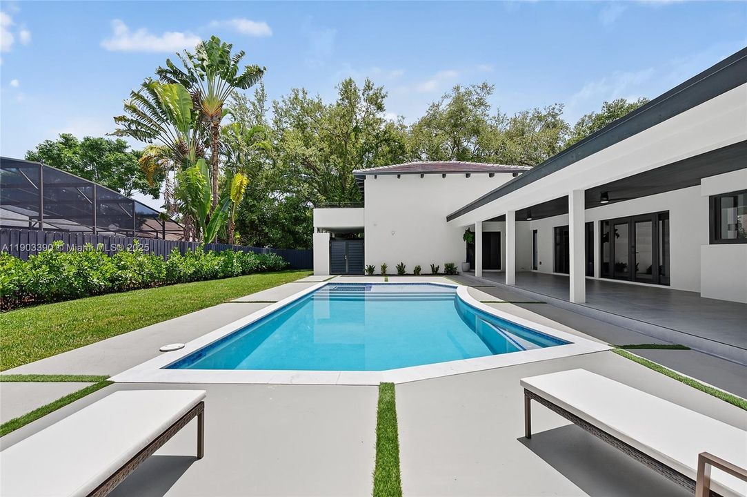 В аренду: $10,750 (6 спален, 4 ванн, 3286 Квадратных фут)