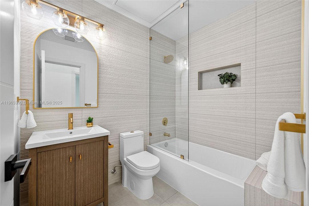 В аренду: $10,750 (6 спален, 4 ванн, 3286 Квадратных фут)