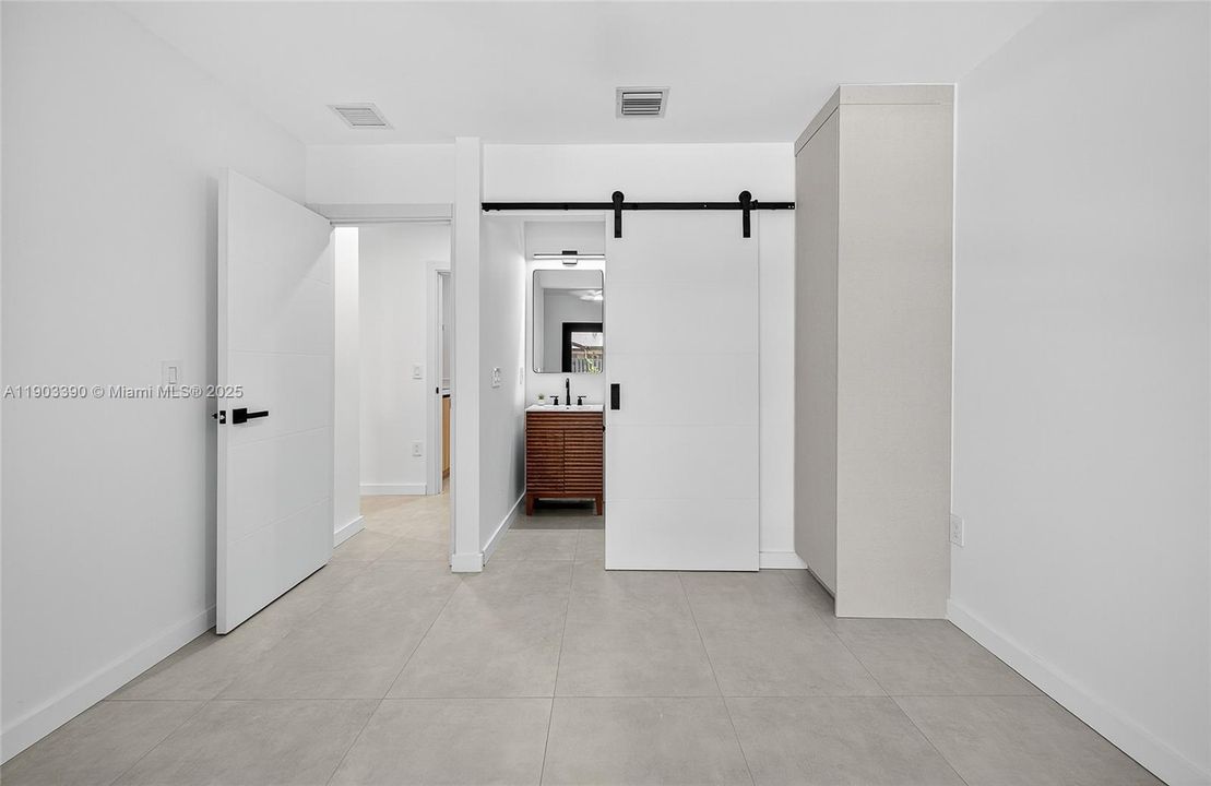 В аренду: $10,750 (6 спален, 4 ванн, 3286 Квадратных фут)