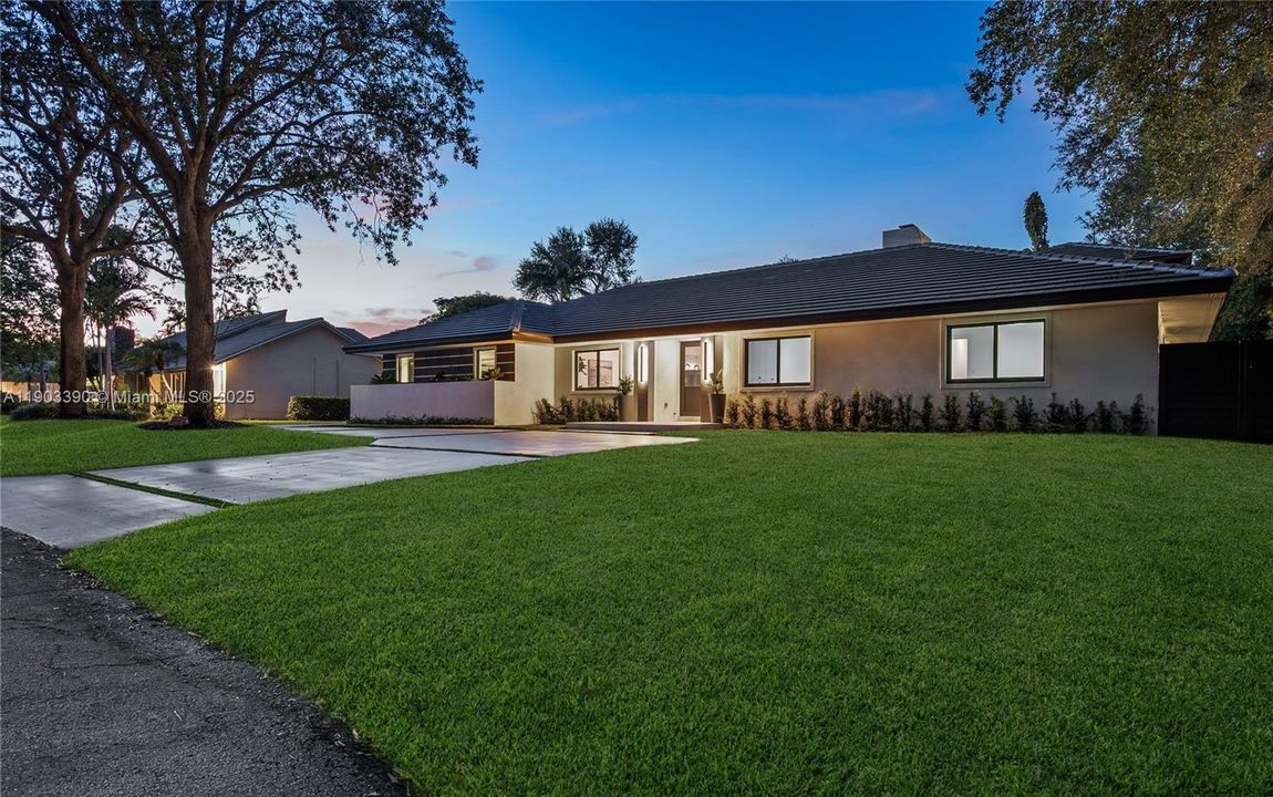 В аренду: $10,750 (6 спален, 4 ванн, 3286 Квадратных фут)