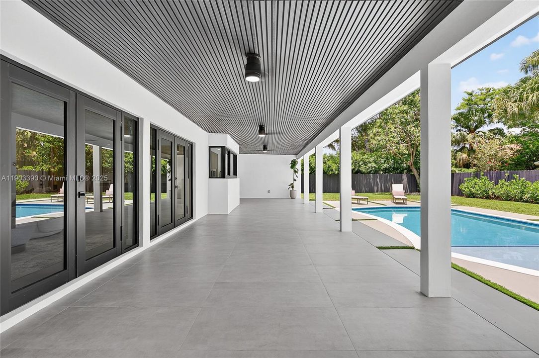 В аренду: $10,750 (6 спален, 4 ванн, 3286 Квадратных фут)