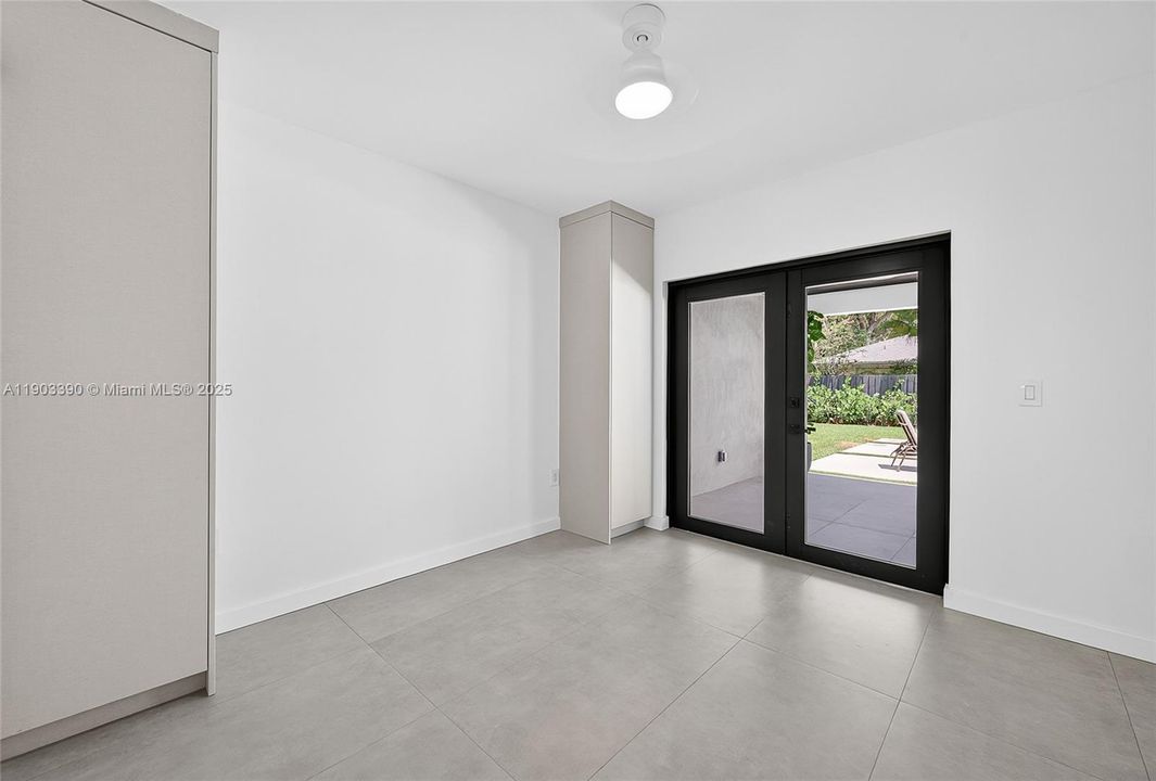 В аренду: $10,750 (6 спален, 4 ванн, 3286 Квадратных фут)