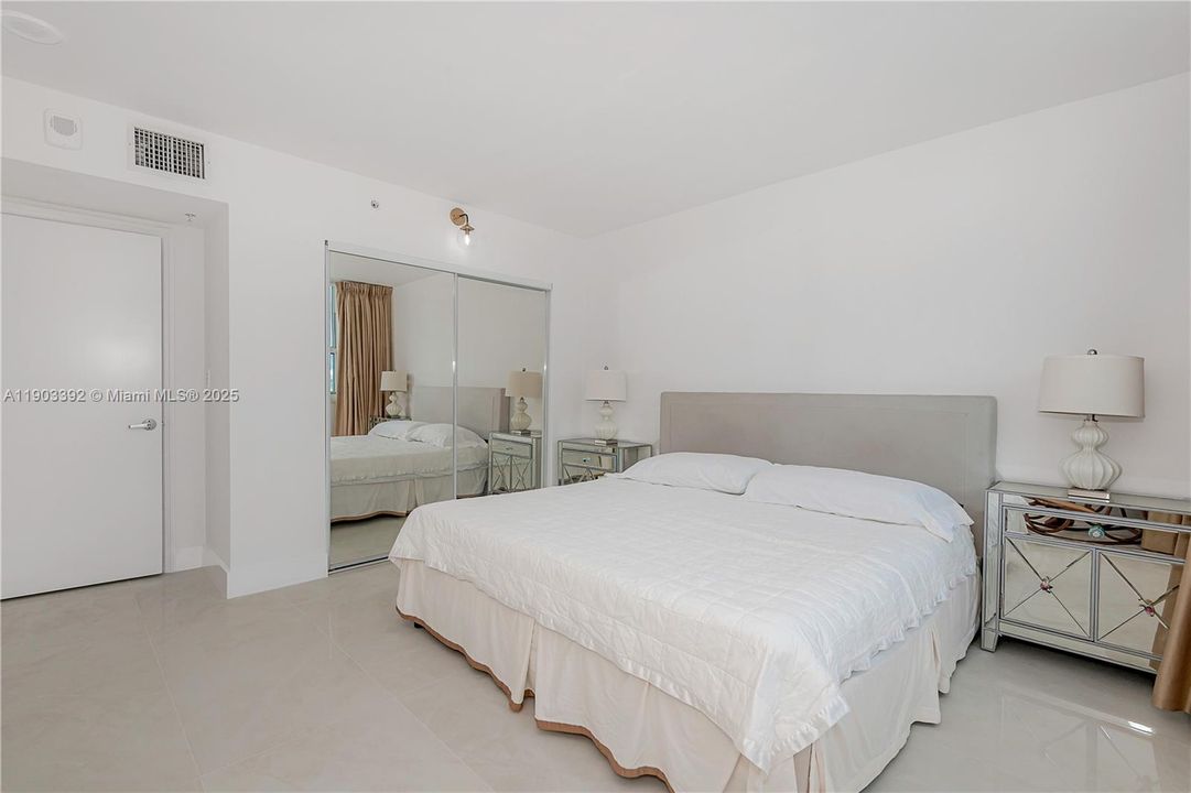 For Sale: $799,000 (1 beds, 1 baths, 740 Square Feet)