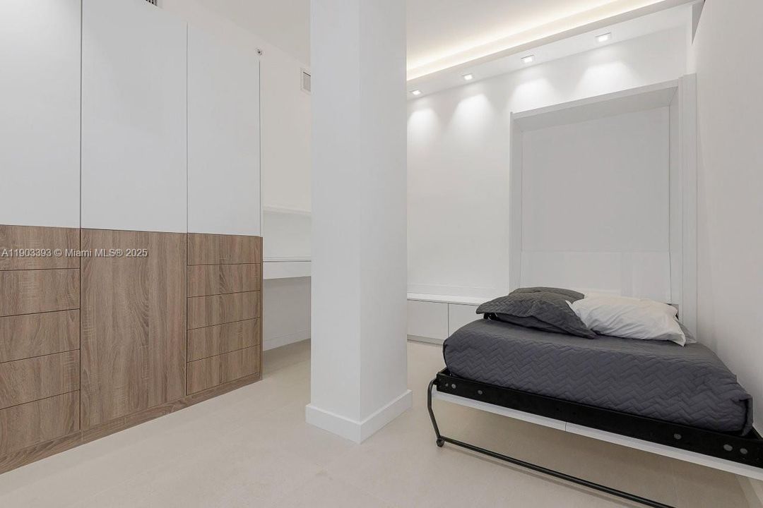 For Rent: $20,000 (1 beds, 1 baths, 850 Square Feet)