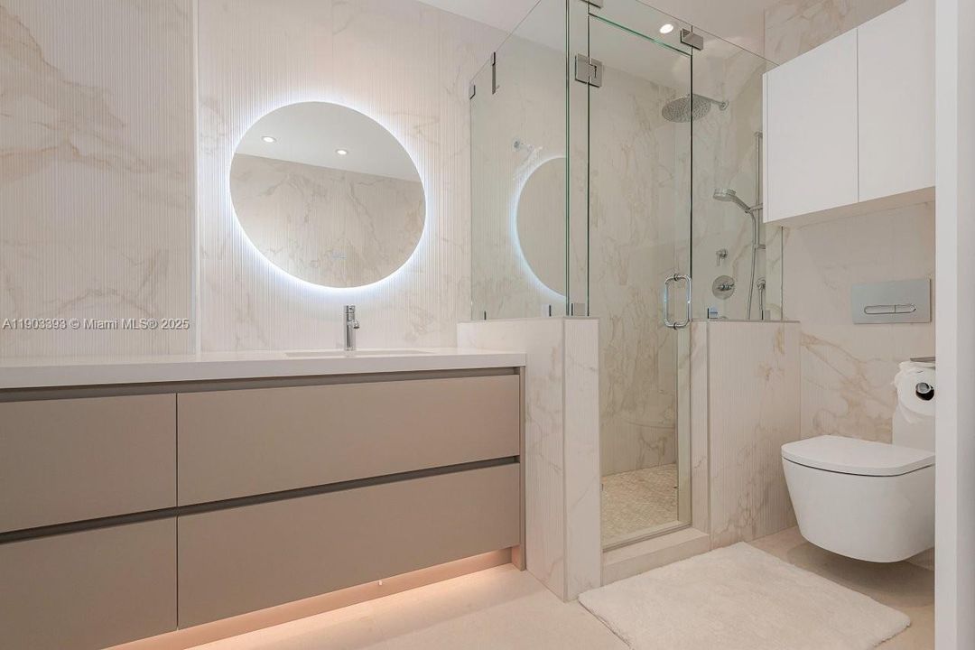 For Rent: $20,000 (1 beds, 1 baths, 850 Square Feet)