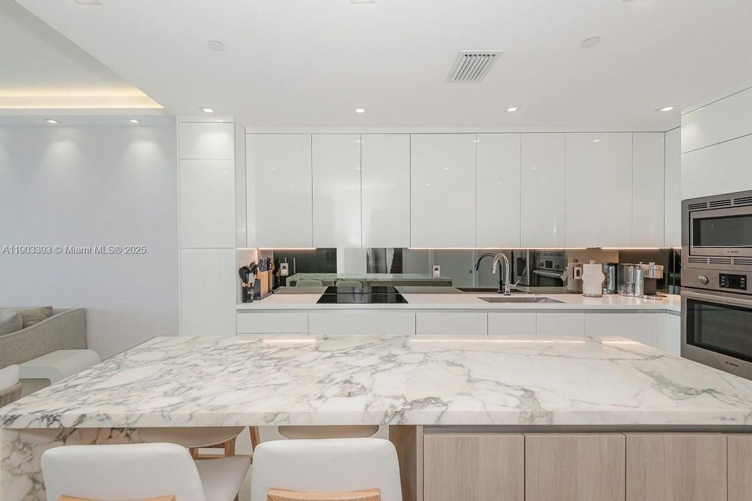 For Rent: $20,000 (1 beds, 1 baths, 850 Square Feet)