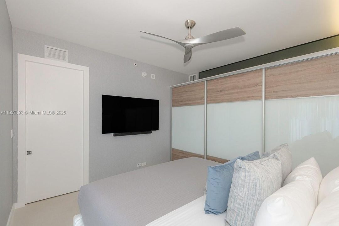 For Rent: $20,000 (1 beds, 1 baths, 850 Square Feet)