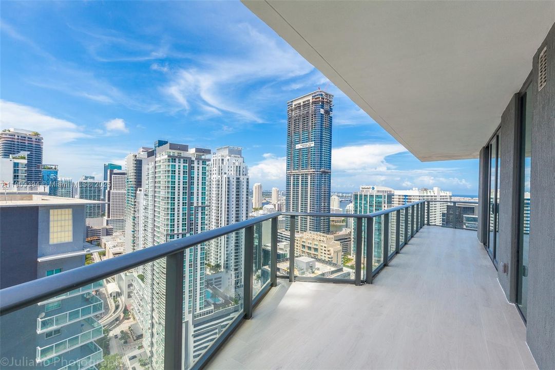 Active With Contract: $6,700 (2 beds, 2 baths, 1279 Square Feet)