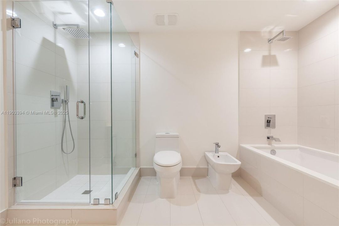 Active With Contract: $6,700 (2 beds, 2 baths, 1279 Square Feet)