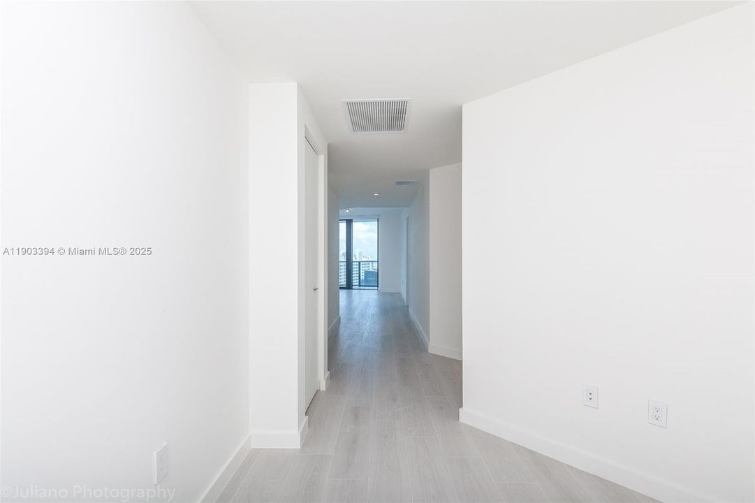 Active With Contract: $6,700 (2 beds, 2 baths, 1279 Square Feet)