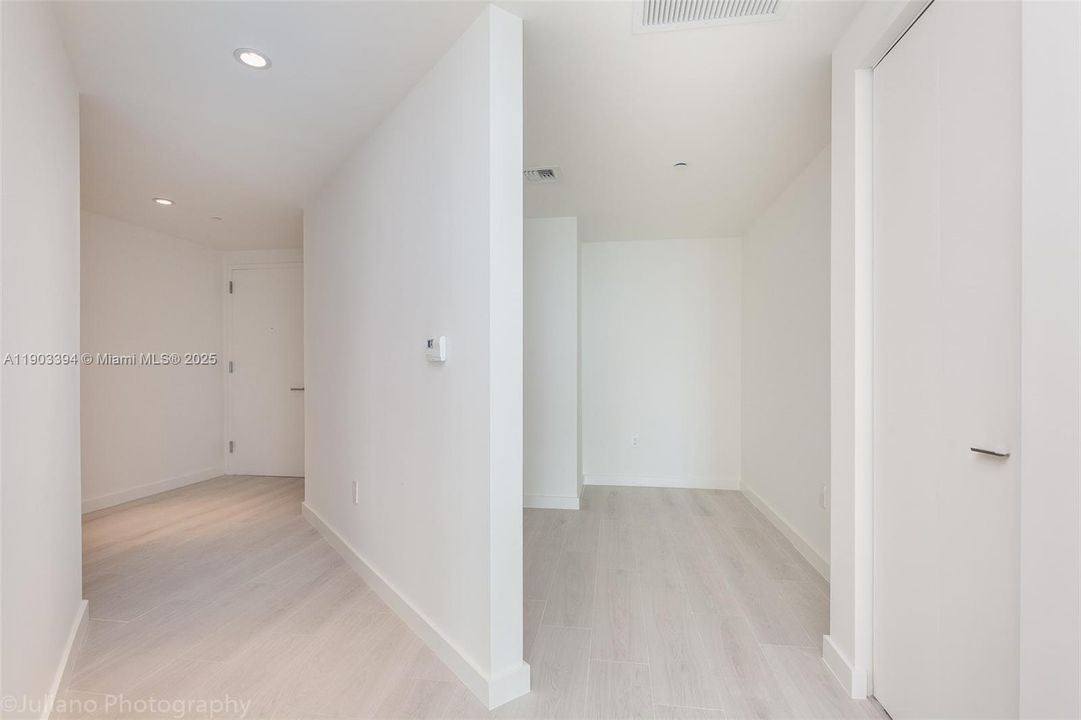 Active With Contract: $6,700 (2 beds, 2 baths, 1279 Square Feet)