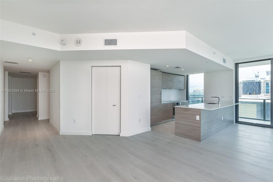 Active With Contract: $6,700 (2 beds, 2 baths, 1279 Square Feet)