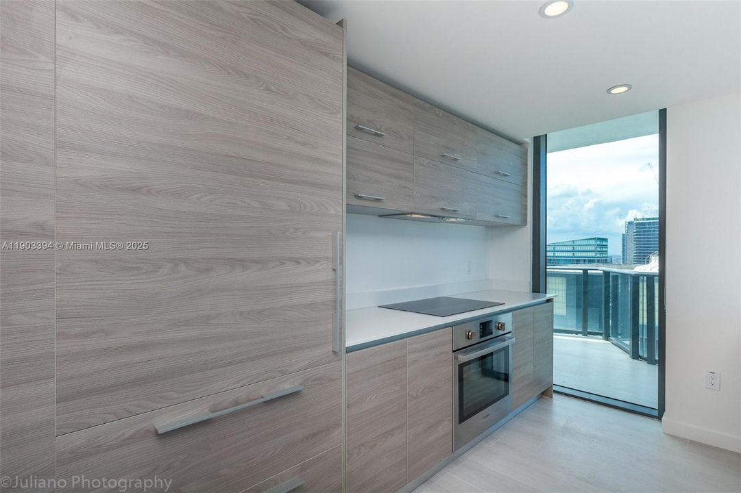 Active With Contract: $6,700 (2 beds, 2 baths, 1279 Square Feet)