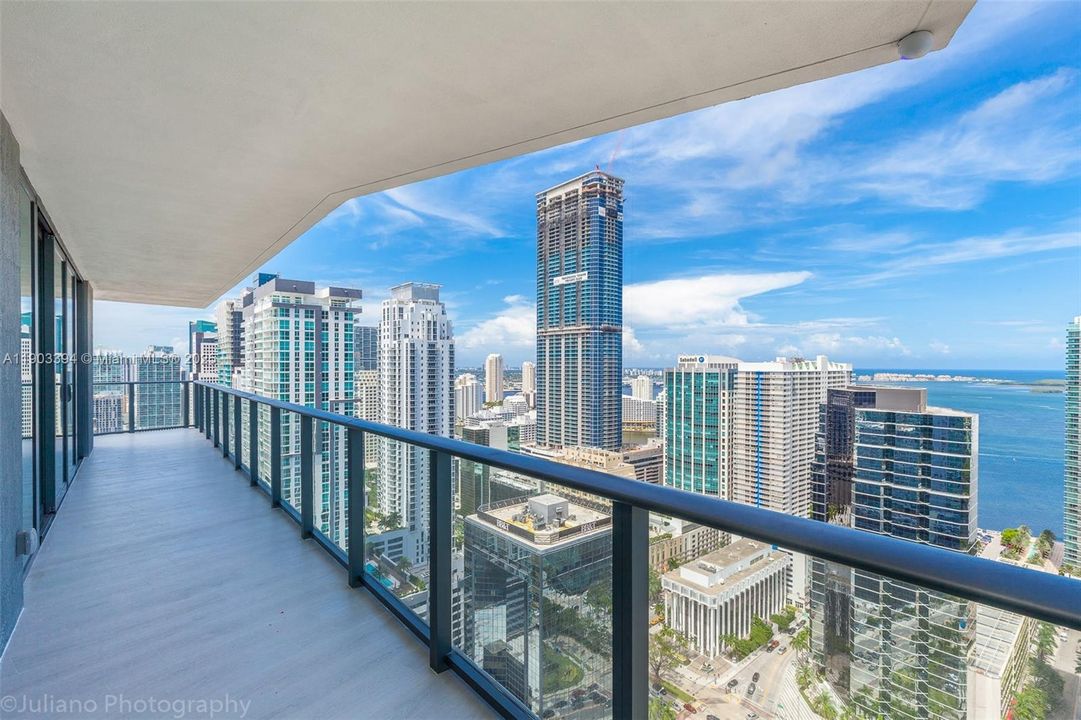 Active With Contract: $6,700 (2 beds, 2 baths, 1279 Square Feet)