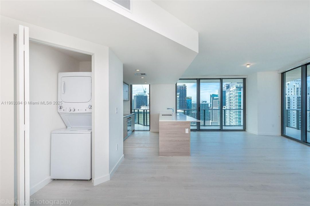 Active With Contract: $6,700 (2 beds, 2 baths, 1279 Square Feet)