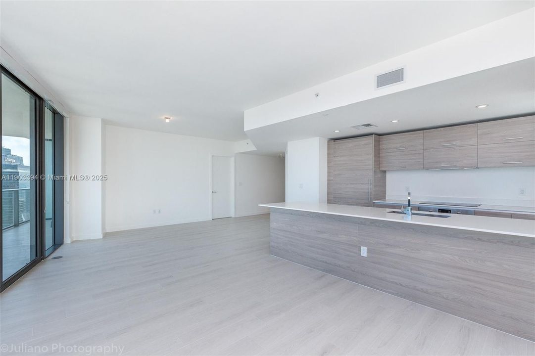 Active With Contract: $6,700 (2 beds, 2 baths, 1279 Square Feet)