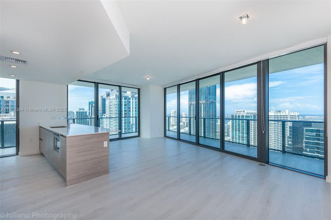 Active With Contract: $6,700 (2 beds, 2 baths, 1279 Square Feet)