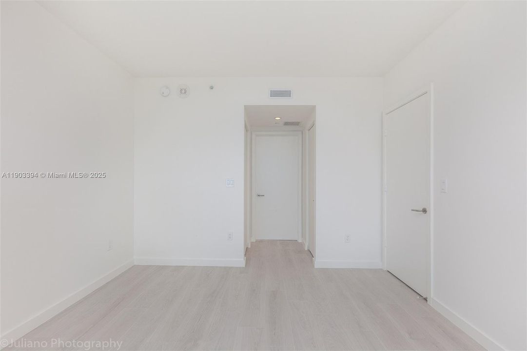 Active With Contract: $6,700 (2 beds, 2 baths, 1279 Square Feet)