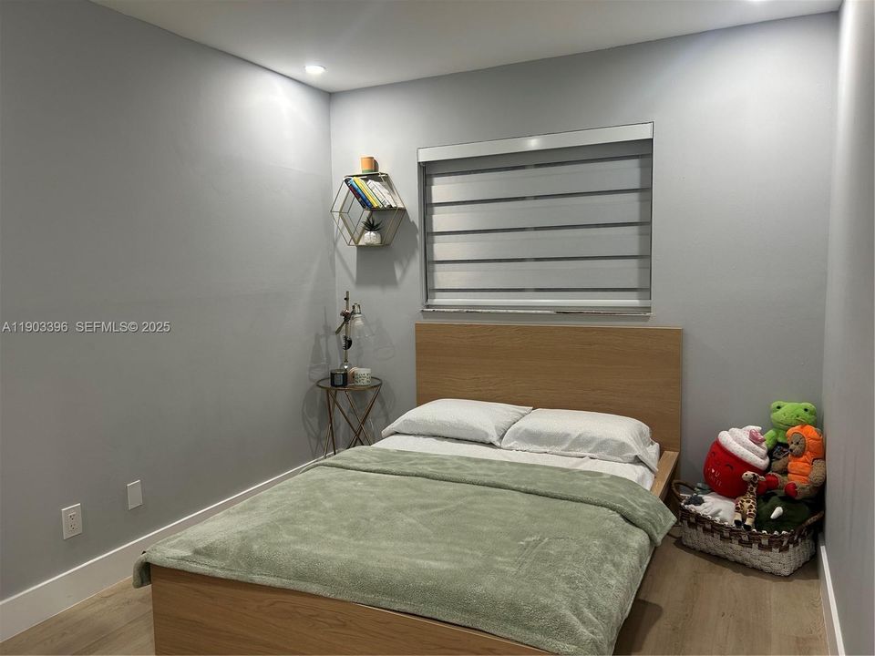 For Sale: $495,000 (3 beds, 2 baths, 1550 Square Feet)