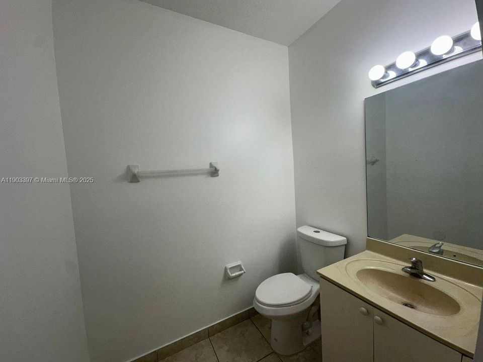 В аренду: $2,200 (3 спален, 2 ванн, 1509 Квадратных фут)