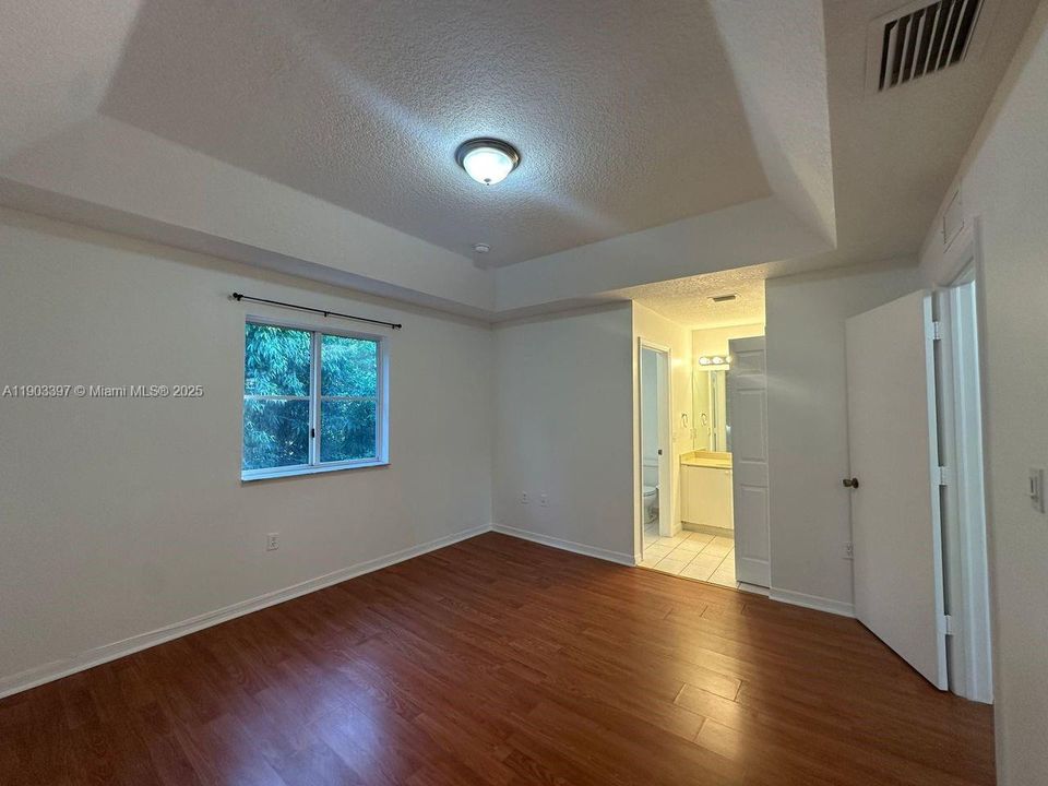 В аренду: $2,200 (3 спален, 2 ванн, 1509 Квадратных фут)