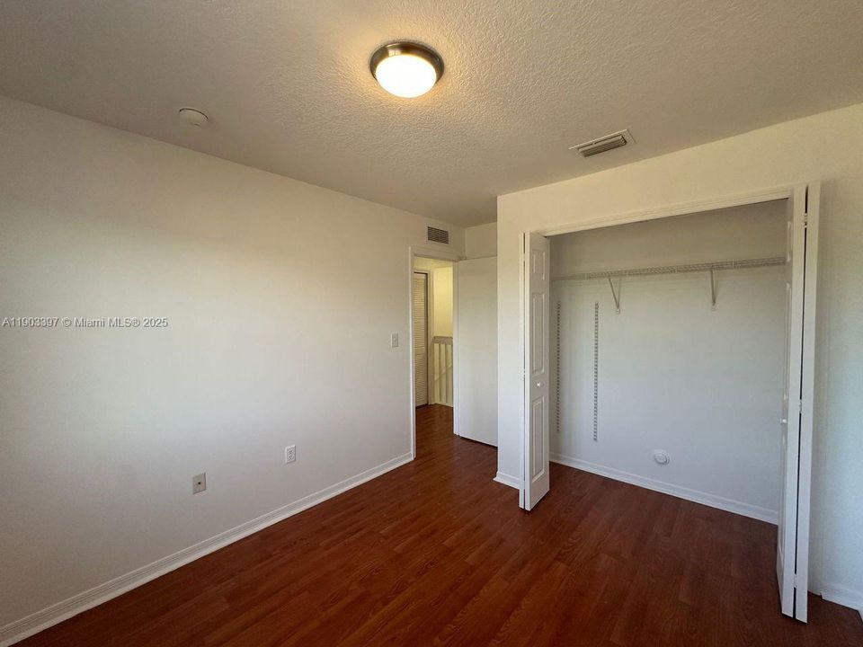 В аренду: $2,200 (3 спален, 2 ванн, 1509 Квадратных фут)