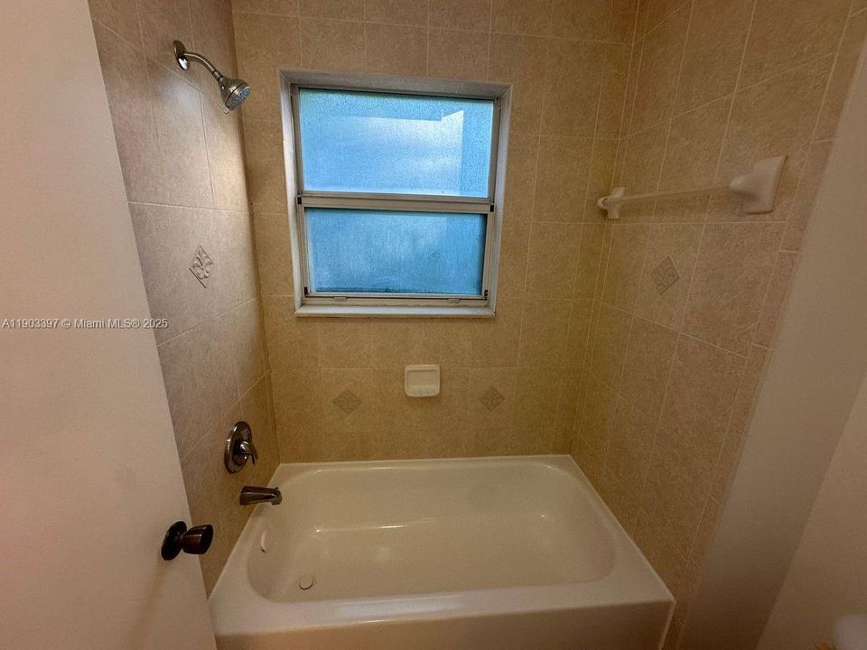 В аренду: $2,200 (3 спален, 2 ванн, 1509 Квадратных фут)