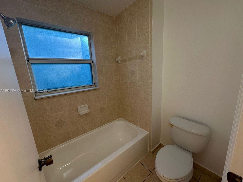 В аренду: $2,200 (3 спален, 2 ванн, 1509 Квадратных фут)