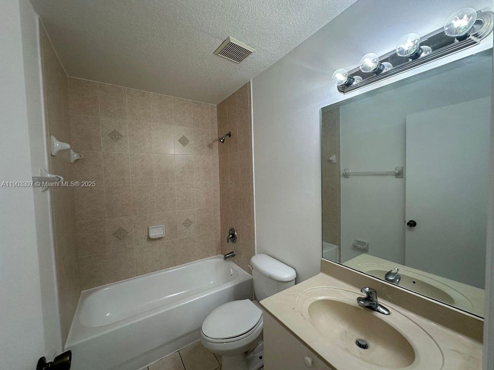 В аренду: $2,200 (3 спален, 2 ванн, 1509 Квадратных фут)