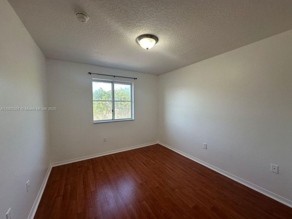 В аренду: $2,200 (3 спален, 2 ванн, 1509 Квадратных фут)