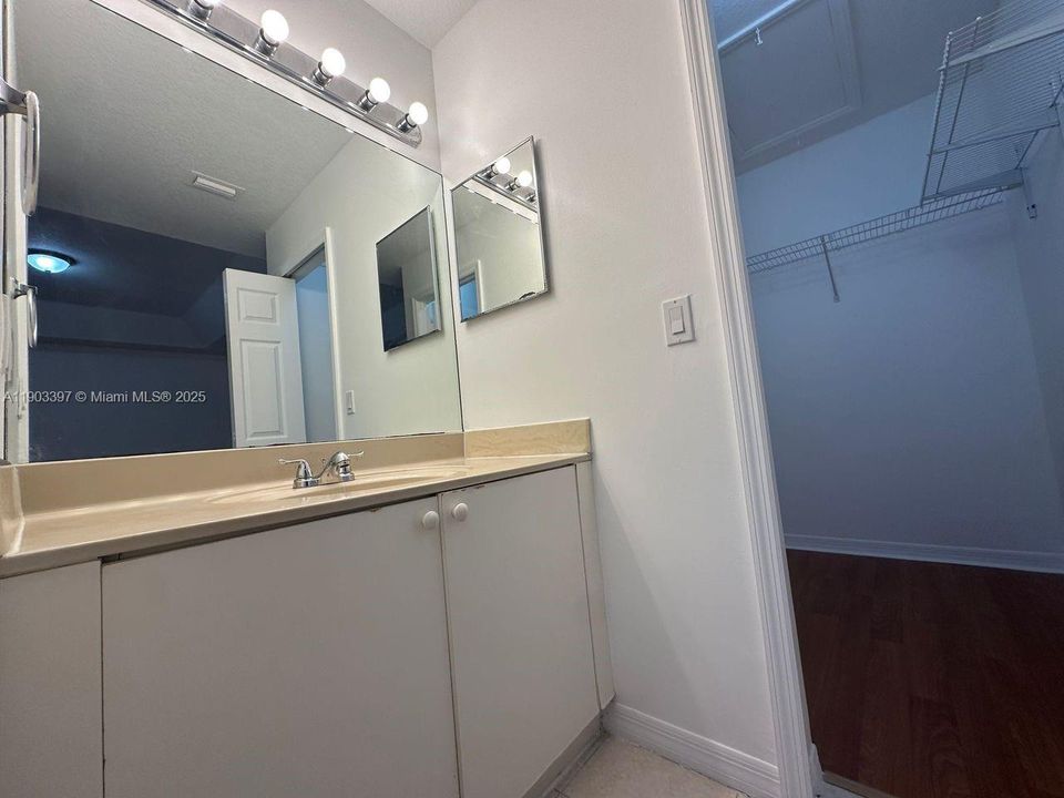 В аренду: $2,200 (3 спален, 2 ванн, 1509 Квадратных фут)