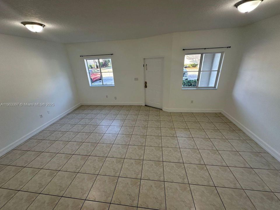 В аренду: $2,200 (3 спален, 2 ванн, 1509 Квадратных фут)