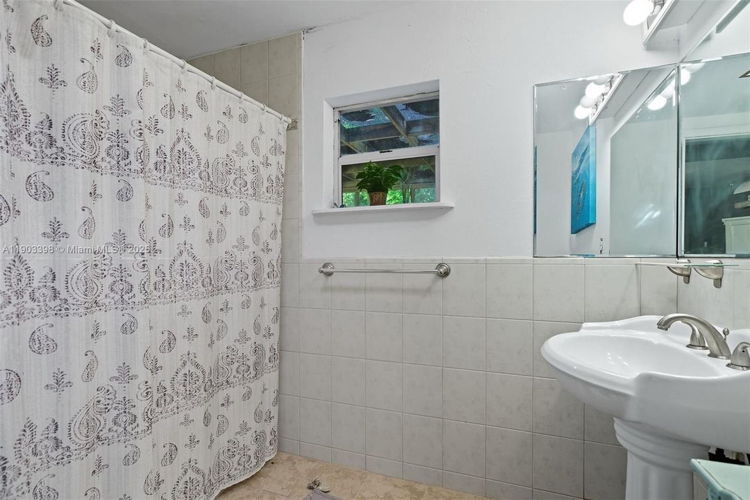 待售: $406,125 (2 贝兹, 2 浴室, 795 平方英尺)