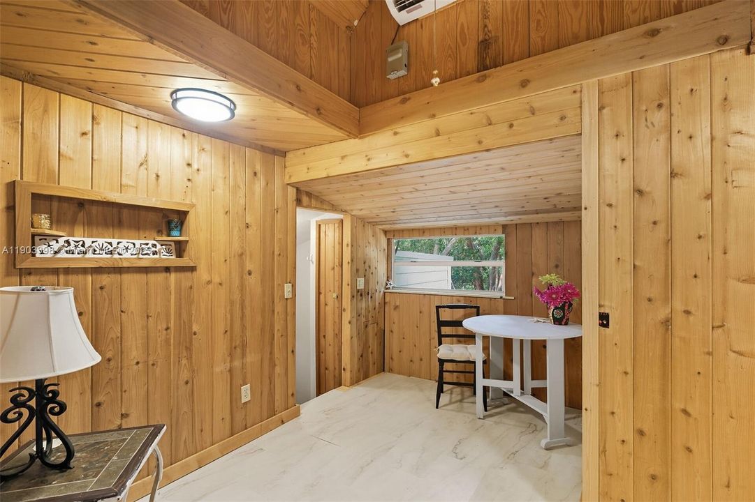 待售: $406,125 (2 贝兹, 2 浴室, 795 平方英尺)