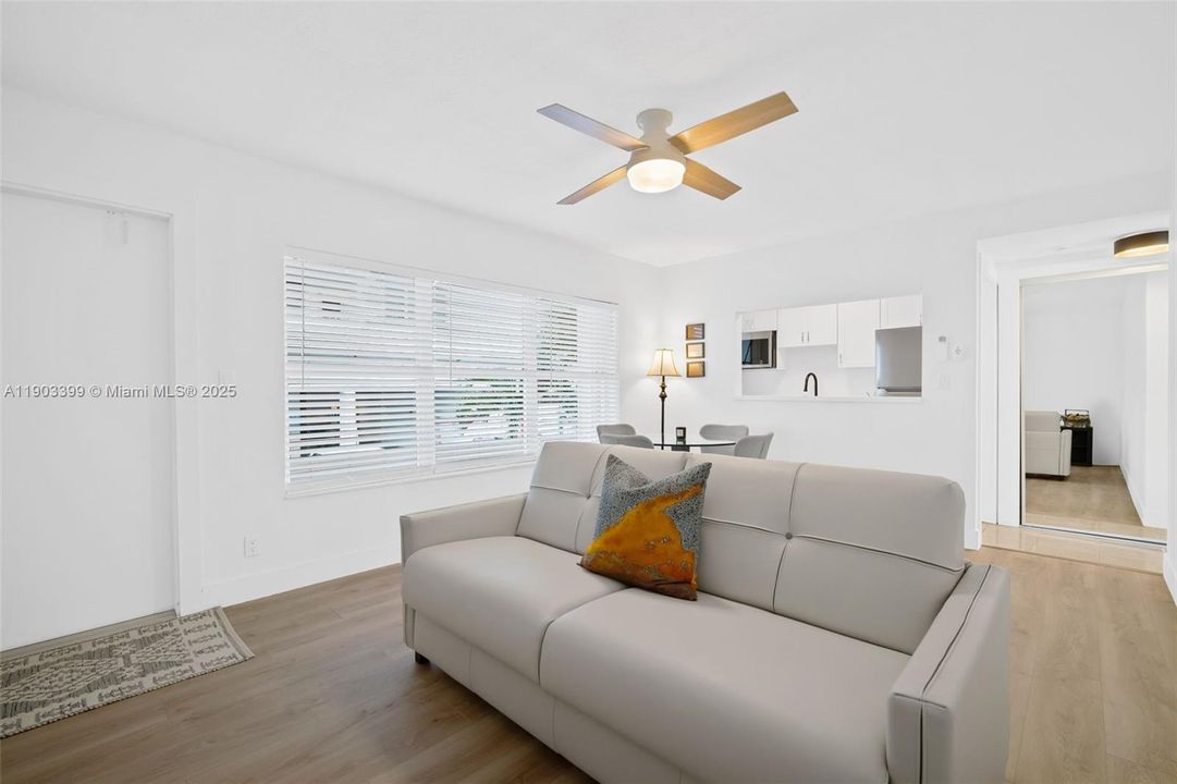 出租: $3,000 (1 贝兹, 1 浴室, 590 平方英尺)