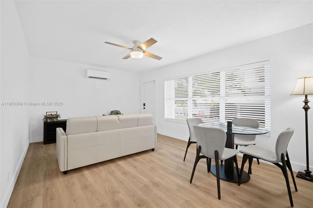 出租: $3,000 (1 贝兹, 1 浴室, 590 平方英尺)