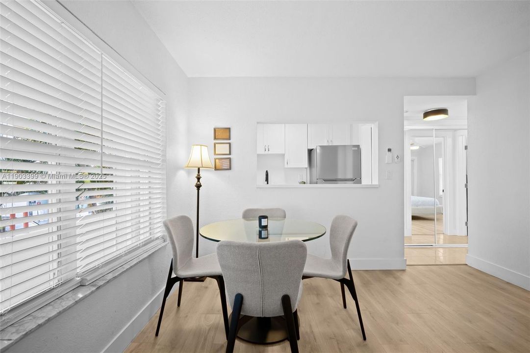 出租: $3,000 (1 贝兹, 1 浴室, 590 平方英尺)