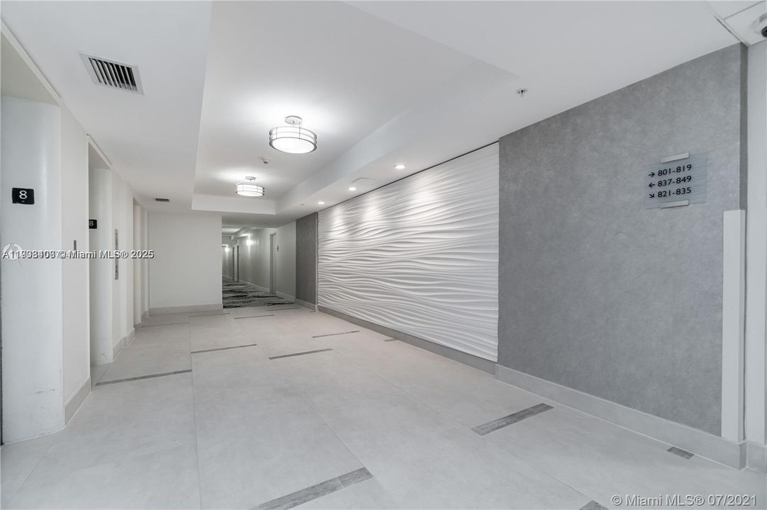 Recently Rented: $2,000 (1 beds, 1 baths, 817 Square Feet)