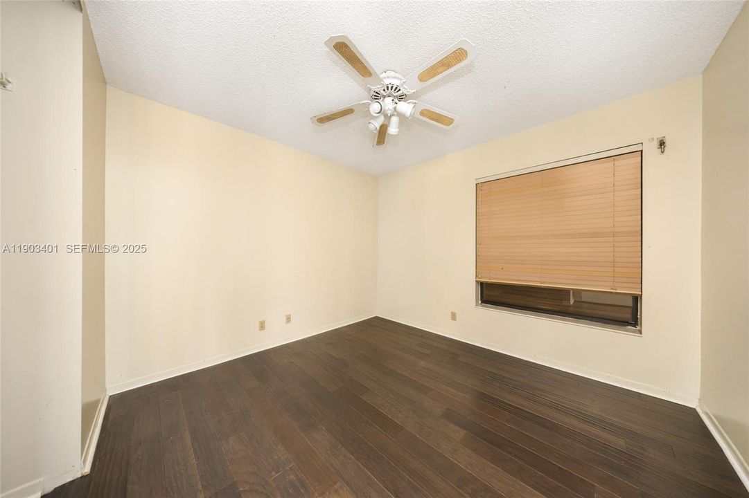 For Sale: $270,000 (3 beds, 2 baths, 1120 Square Feet)