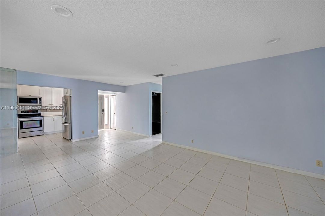 For Sale: $270,000 (3 beds, 2 baths, 1120 Square Feet)