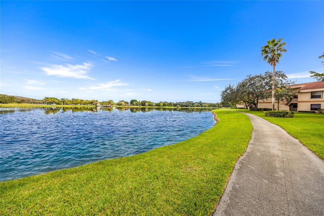 For Sale: $270,000 (3 beds, 2 baths, 1120 Square Feet)