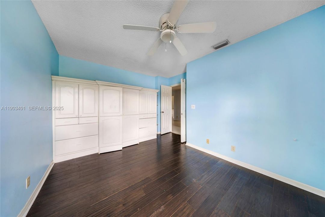 For Sale: $270,000 (3 beds, 2 baths, 1120 Square Feet)