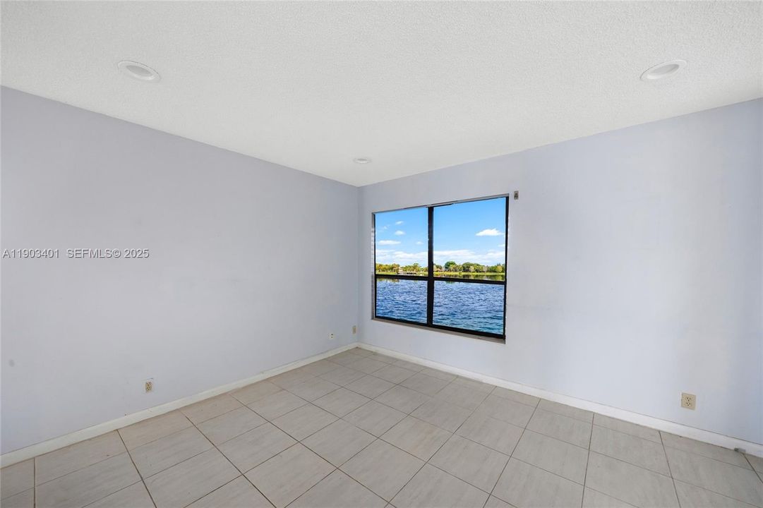 For Sale: $270,000 (3 beds, 2 baths, 1120 Square Feet)