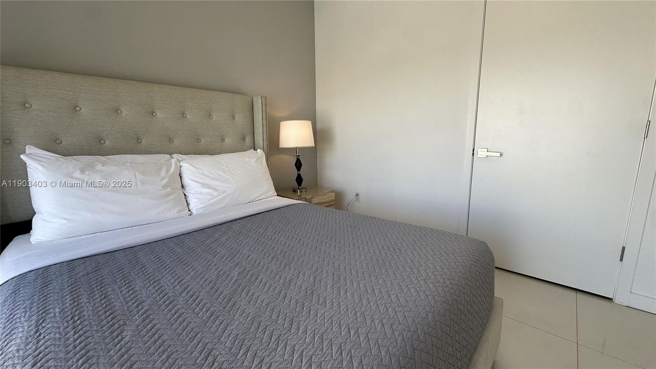 For Sale: $970,000 (2 beds, 2 baths, 1324 Square Feet)