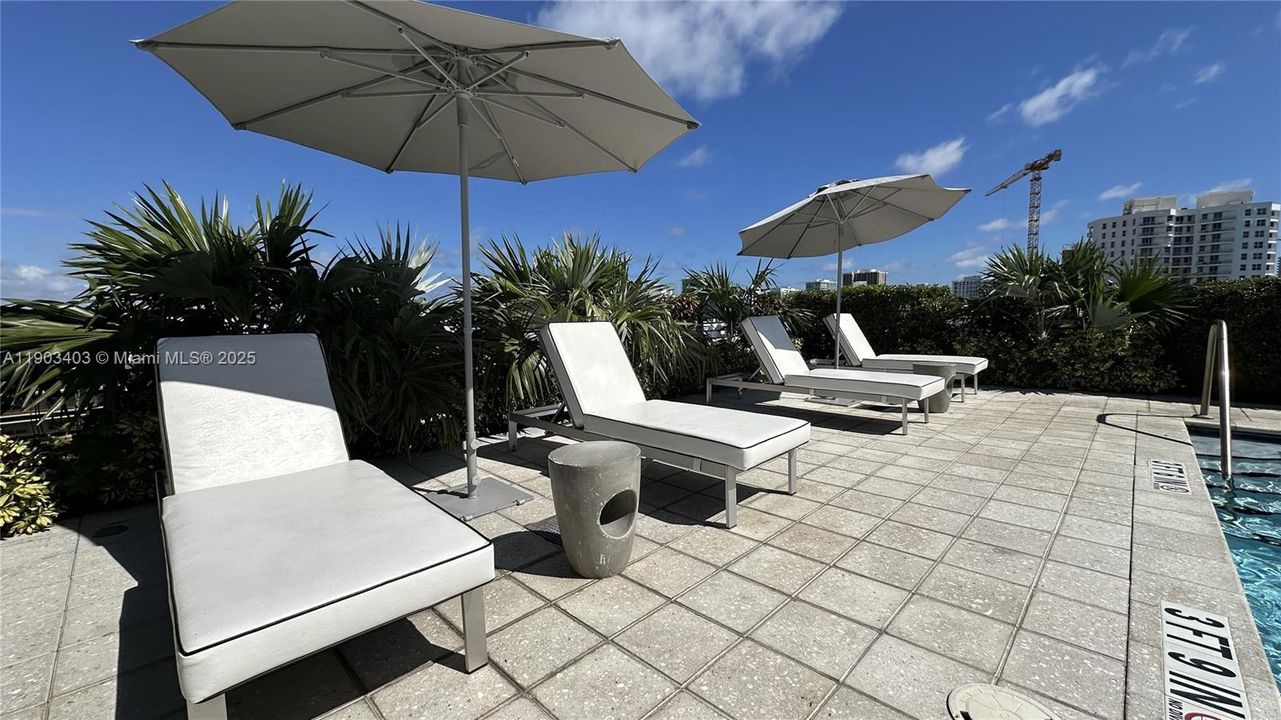 For Sale: $970,000 (2 beds, 2 baths, 1324 Square Feet)